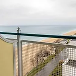 Lägenhet Cozy With Stunning Sea View In Berlin By Flat Manаger